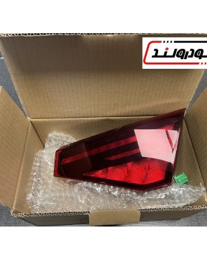 چراغ خطر تارا سال روی صندوق راست مدرن